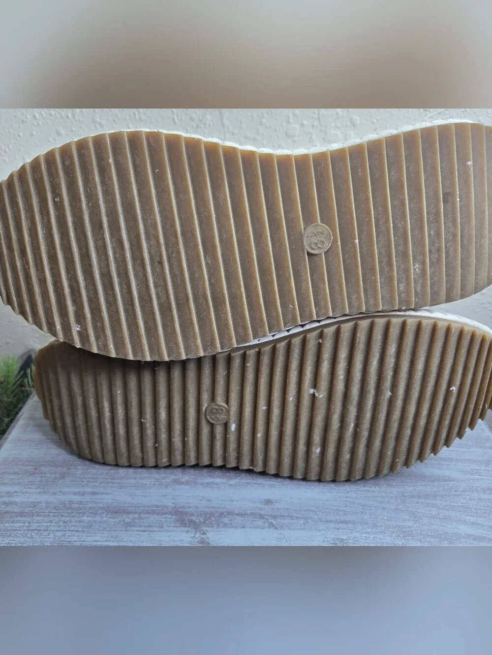 Universal Thread Chunky-Soled Womens Casual Shoes Size 8.5